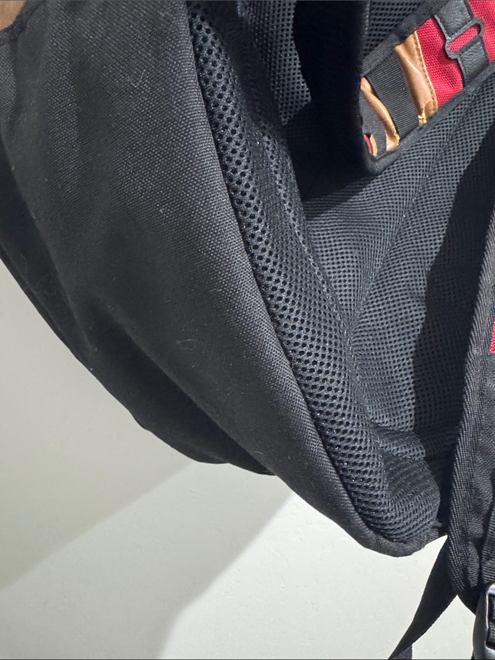 Deadpool Backpack - Picture 5 of 11